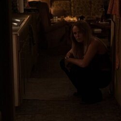 Malin Akerman en 1x08 titulado 'La decisión de Sophie' de 'Las esposas cazadoras'