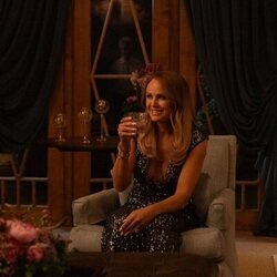 Malin Akerman en Capítulo 8 titulado 'La decisión de Sophie' de 'Las esposas cazadoras'