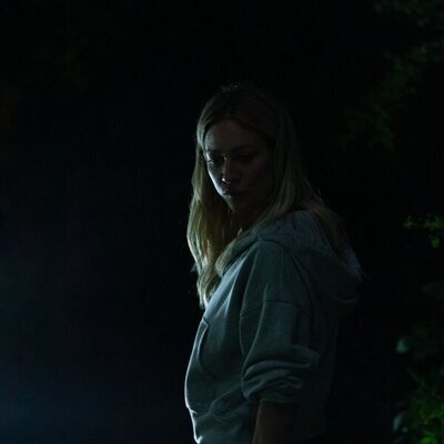 Brittany Snow en Capítulo 8 titulado 'La decisión de Sophie' de 'Las esposas cazadoras'