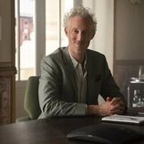 Bruno Gouery en el 5x01 de 'Emily in Paris'