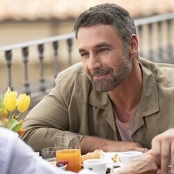 Raoul Bova en el 'La dolce Emily' de 'Emily in Paris'