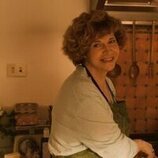 Anna Galiena en el 5x01 de 'Emily en París'