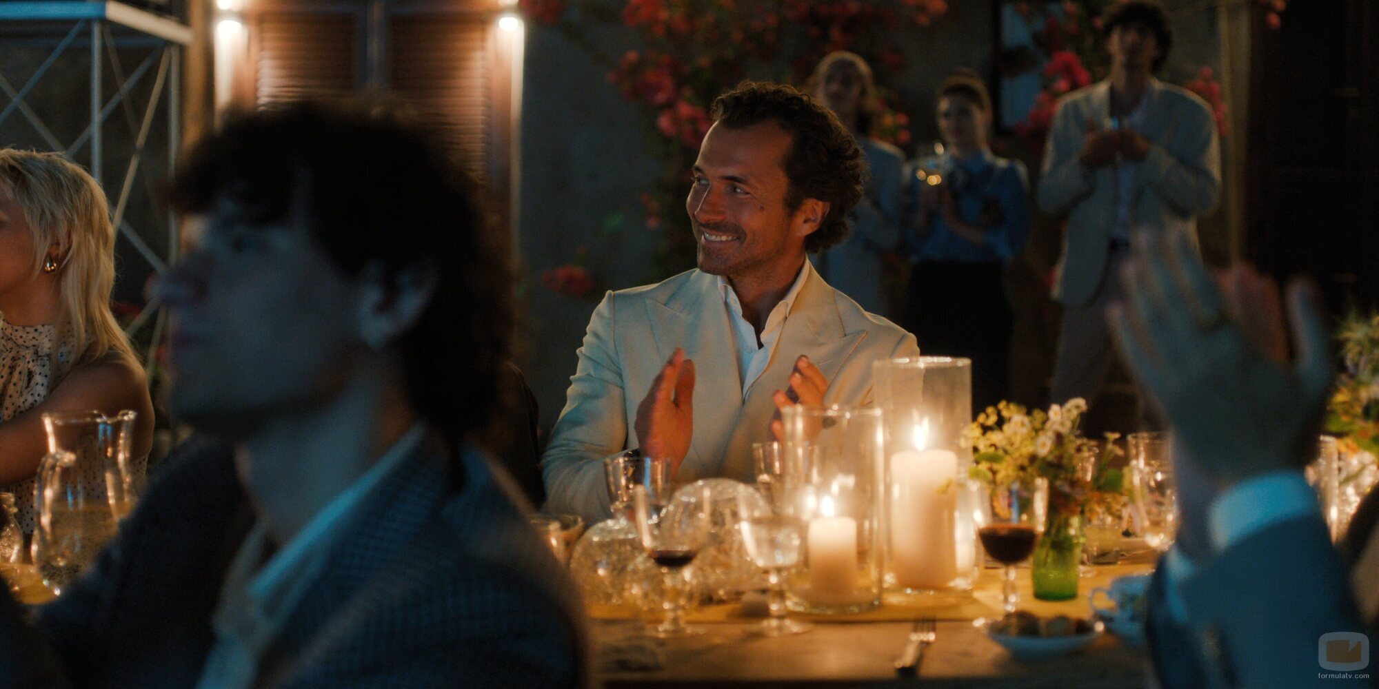 William Abadie en Capítulo 4 titulado 'Roma ha caído' de 'Emily en París'