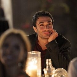 Eugenio Franceschini en 5x04 'Roma ha caído' de 'Emily en París'