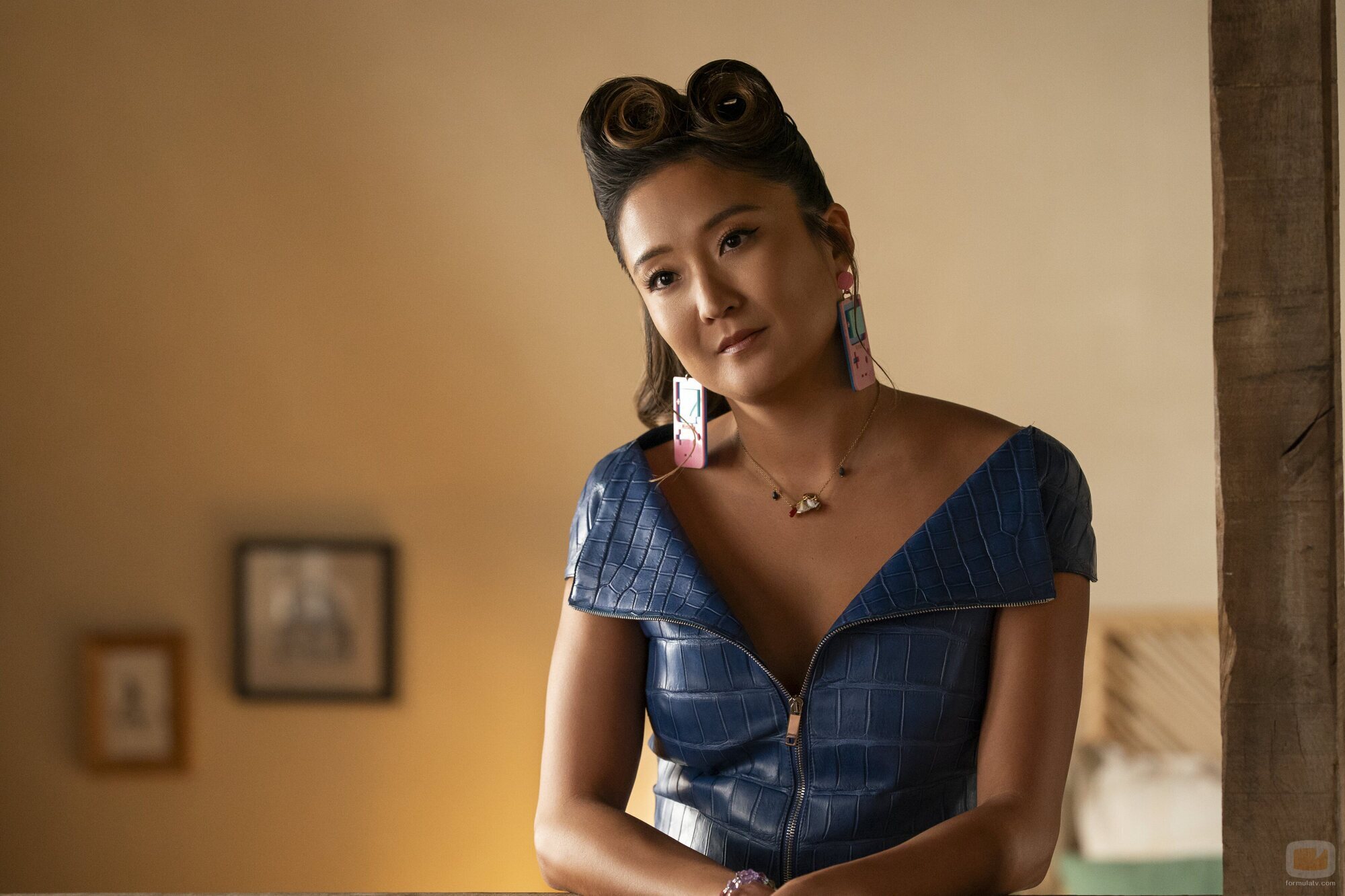 Ashley Park en 5x05 titulado '¡Bonjour, París' de 'Emily en París'