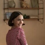 Lily Collins en 5x05 '¡Bonjour, París' de 'Emily en París'