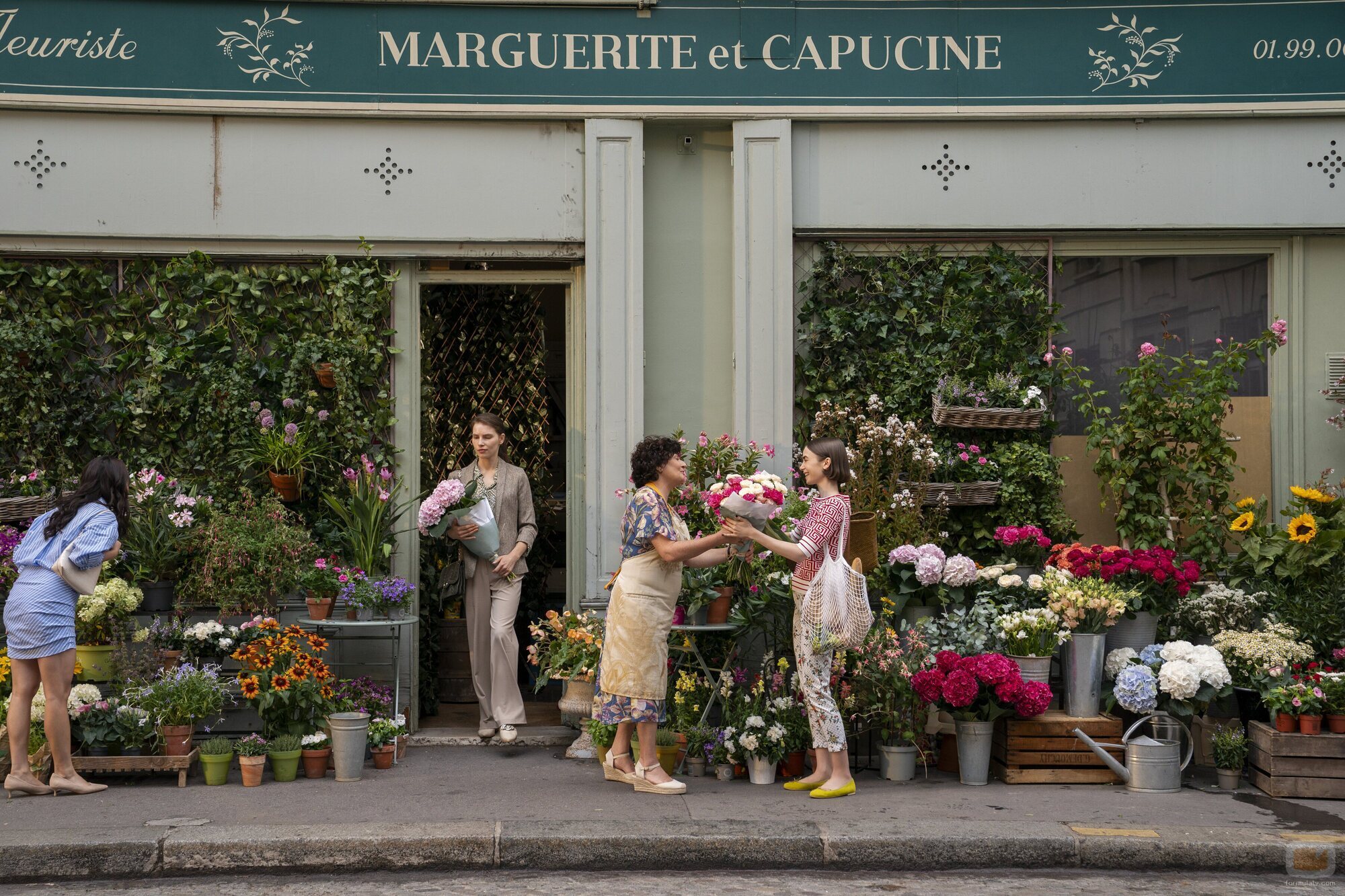 Lily Collins en el 5x05 de 'Emily in Paris'