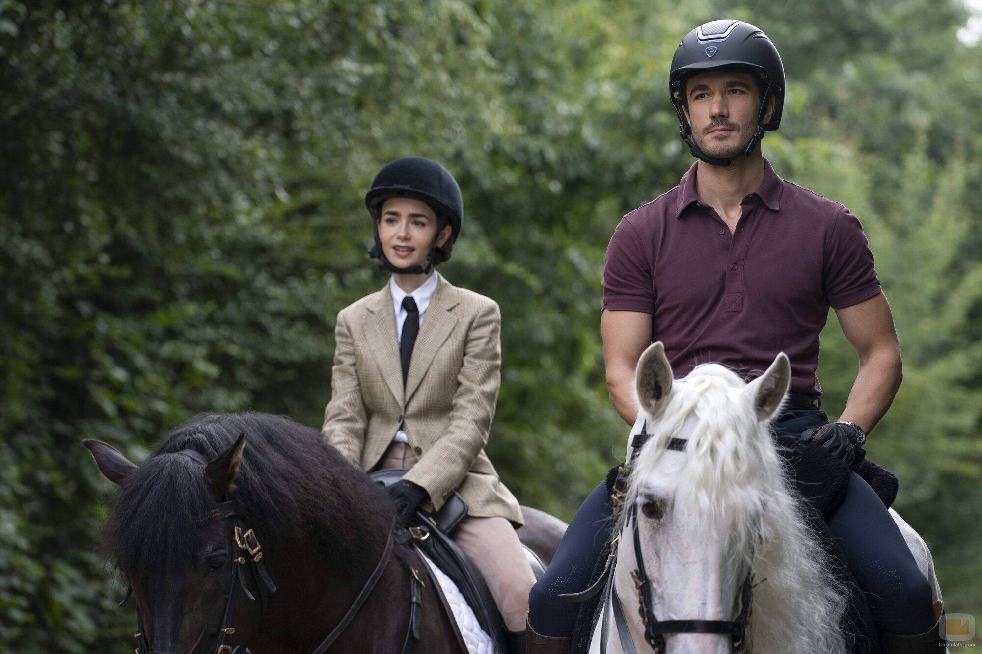 Eugenio Franceschini y Lily Collins en 5x07 'Segundas oportunidades' de 'Emily en París'