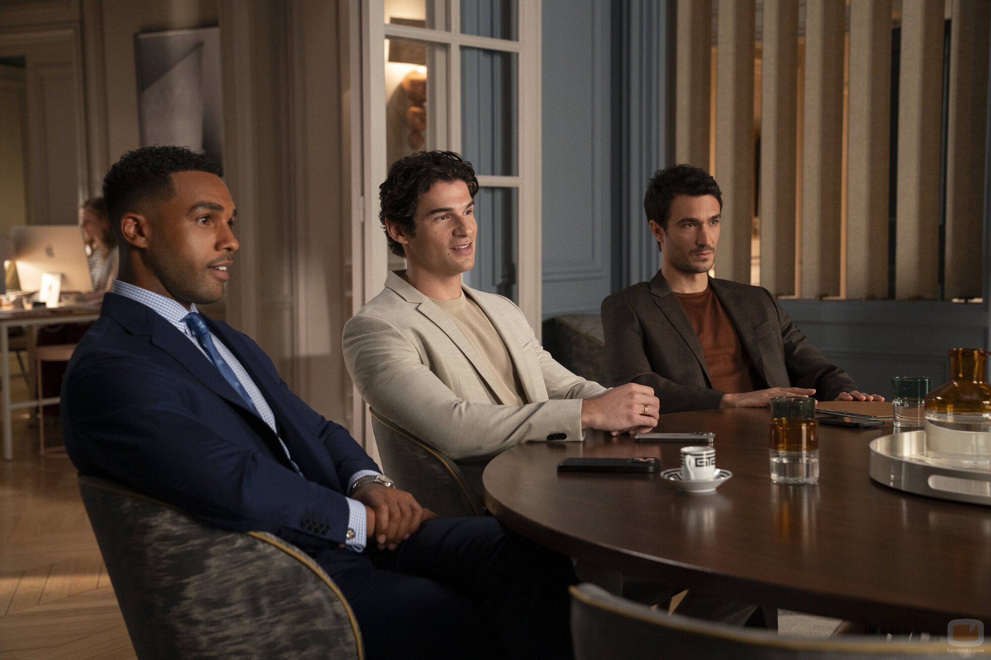 5x08 titulado 'Una propuesta novedosa' de 'Emily en París'