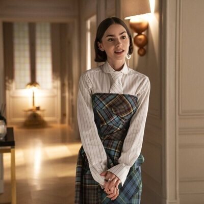 Lily Collins en el 5x08 de 'Emily in Paris'