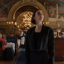 Lily Collins en el 5x09 de 'Emily en París'