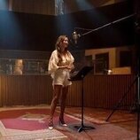 Ashley Park en 5x09 'La belle époque' de 'Emily en París'