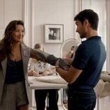 Eugenio Franceschini y Ashley Park en Capítulo 9 titulado 'La belle époque' de 'Emily en París'