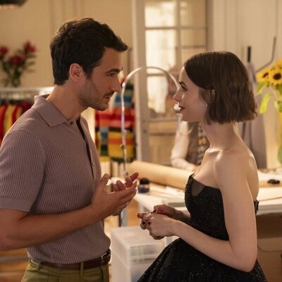 Lily Collins y Eugenio Franceschini en el 5x09 de 'Emily in Paris'