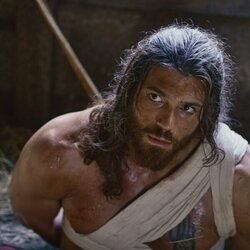 Can Yaman, vendado en 'El Turco'