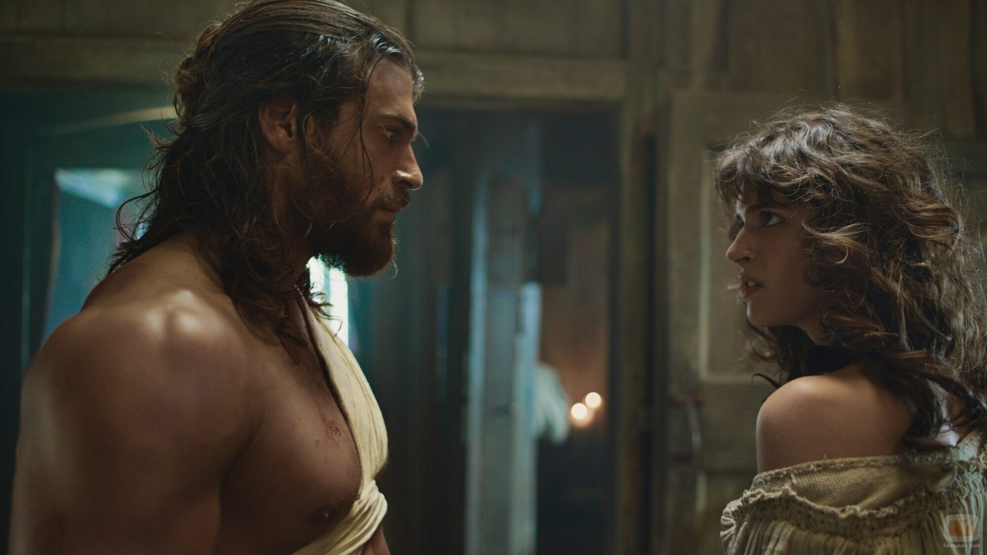 Can Yaman y Greta Ferro en 'El Turco'