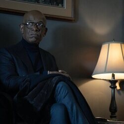 Lennie James en 4x02 'Promesas Que Cumplir' de 'Mayor of Kingstown'