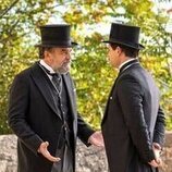 Manuel Regueiro y Arturo García Sancho en el 4x249 de 'La Promesa'