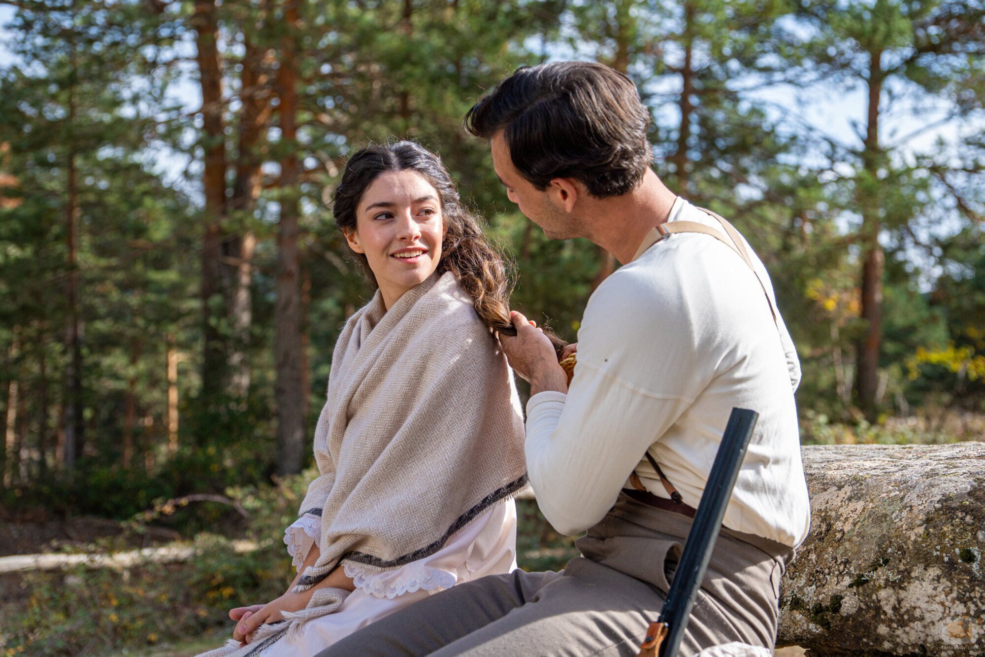 Marta Costa y Arturo García Sancho en el 5x04 de 'La promesa'