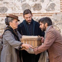 Marga Martínez y Daniel Schröder en 5x11 titulado 'Viernes 9 de enero de 2026' de 'La promesa'