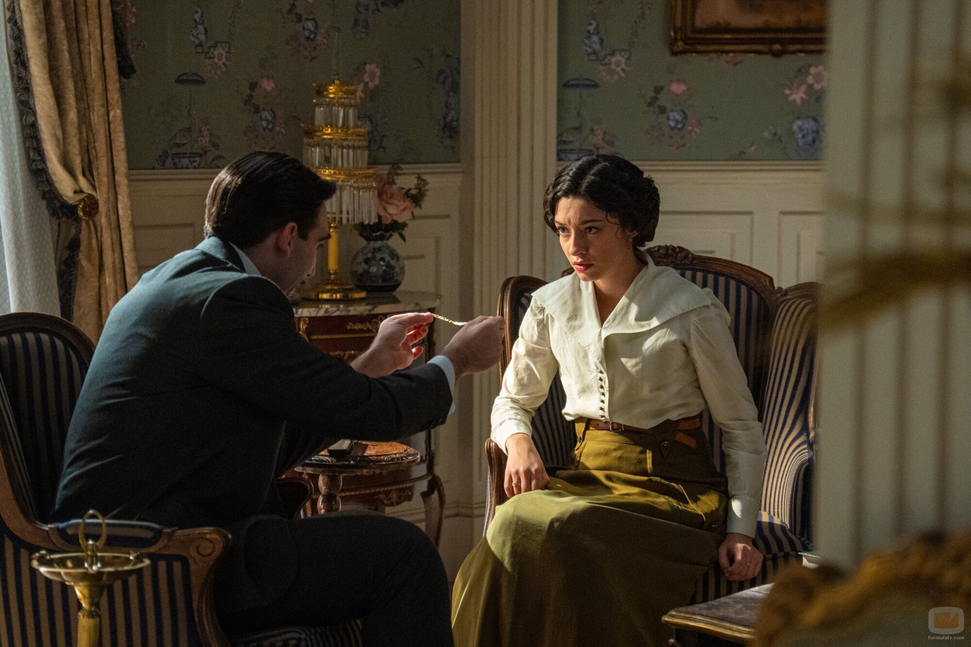 Marta Costa y Guillermo Serrano en el 5x14 de 'La promesa'