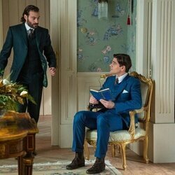 Gonzalo Ramos y Ibrahim Al Shami J. en el 5x17 de 'La Promesa'