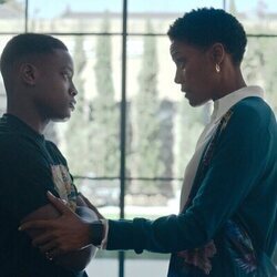 Jude Cudjoe y Christine Adams en la temporada 1 y el capítulo 02 de 'Hijack'