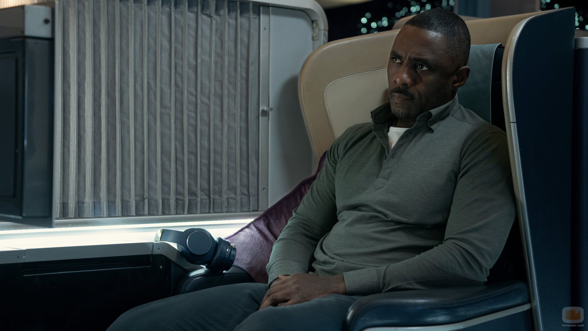 Still de Idris Elba en Capítulo 2 titulado '3 grados' de 'Hijack'