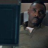 Idris Elba en Capítulo 2 titulado '3 grados' de 'Hijack'