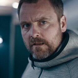Neil Maskell en '3 grados' de 'Hijack'