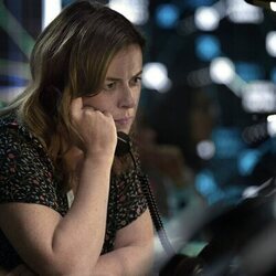 Eve Myles en Capítulo 4 titulado 'Sin respuesta' de 'Hijack'