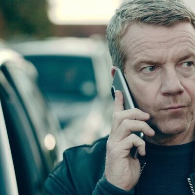Max Beesley en el 'Obedece despacio' de 'Secuestro en el aire'