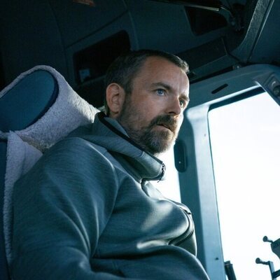 Neil Maskell en 1x06 'Obedece despacio' de 'Hijack'