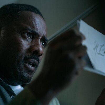 Idris Elba en 'Sujétense, sujétense, sujétense' de 'Hijack'