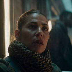 Karima McAdams en 2x02 titulado 'Control' de 'Hijack'