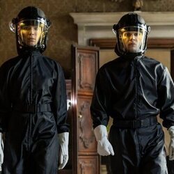 Rebecca Hall y Evan Peters en 1x02 titulado 'La bella Jordan' de 'The Beauty'