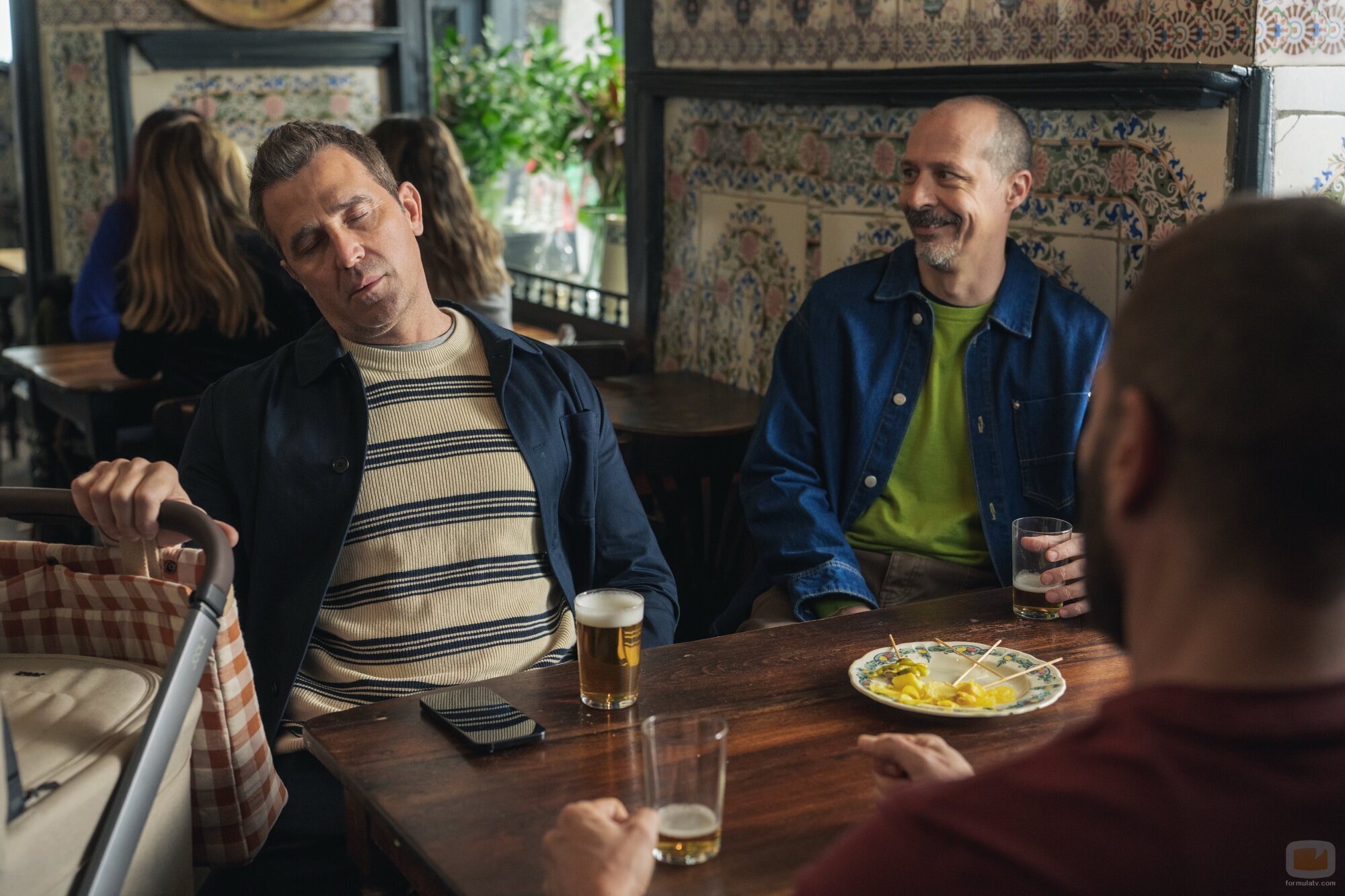 Fernando Gil y Fele Martínez en el 4x02 de 'Machos Alfa'