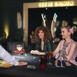 Cayetana Cabezas y Marta Hazas en la temporada 4 y el capítulo 06 de 'Machos Alfa'