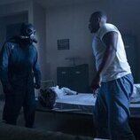 Jovan Adepo en el 'Piloto' de 'IT: Bienvenidos a Derry'