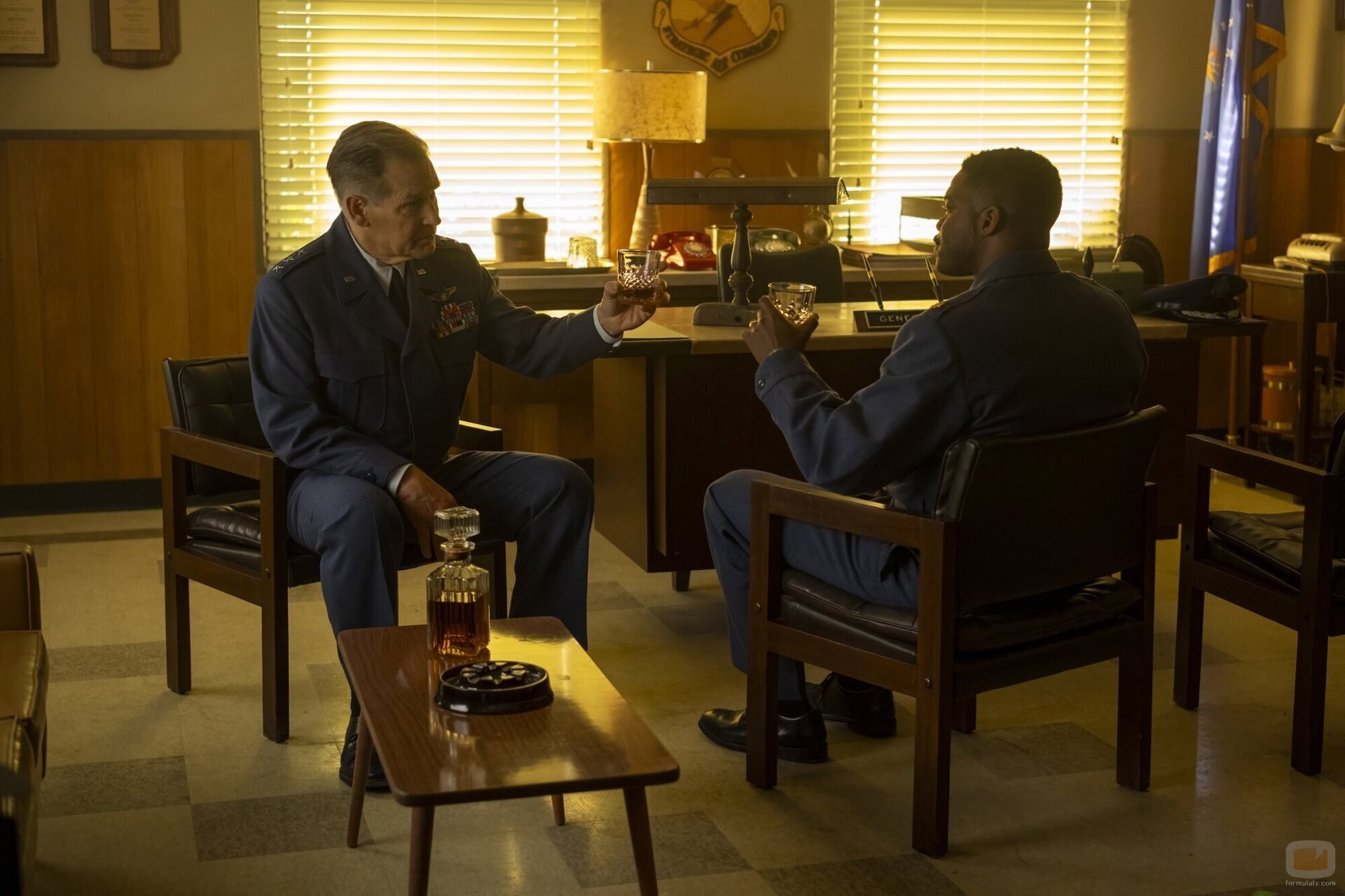 Jovan Adepo y James Remar en Capítulo 1 titulado 'Piloto' de 'It: Bienvenidos a Derry'