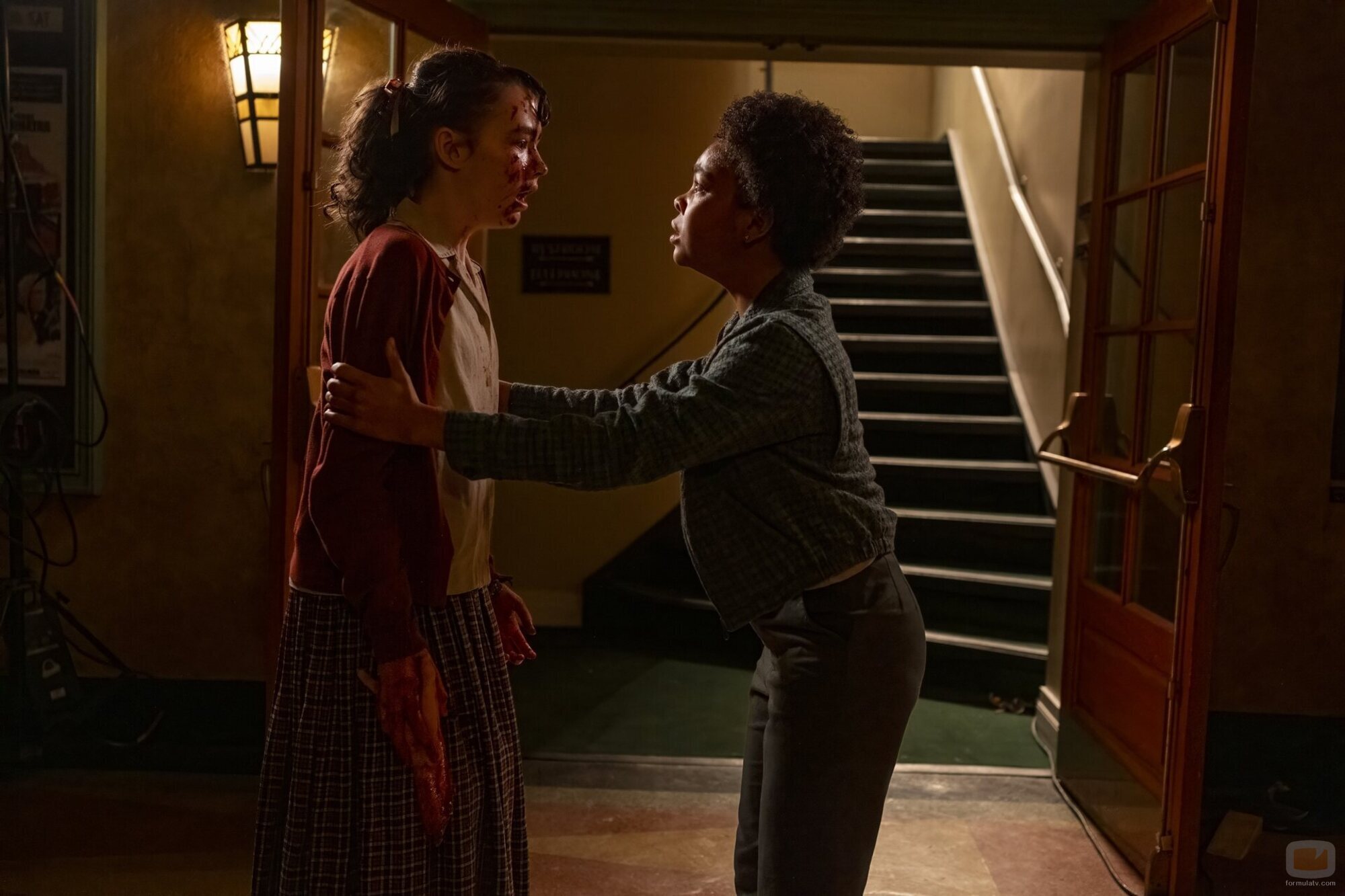 Clara Stack y Amanda Christine en la temporada 1 y el capítulo 01 de 'It: Bienvenidos a Derry'