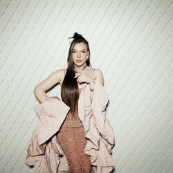 Ines Hernand, presentadora del Benidorm Fest 2026