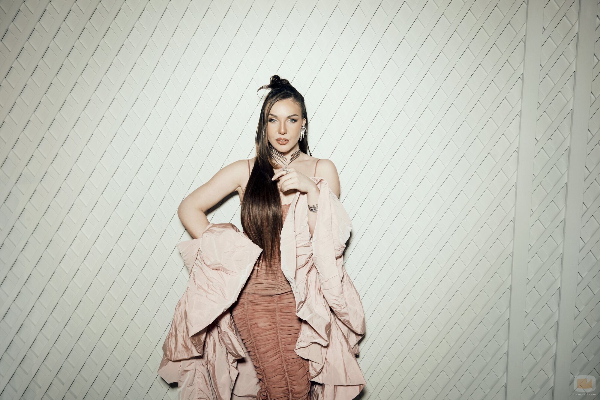 Ines Hernand, presentadora del Benidorm Fest 2026