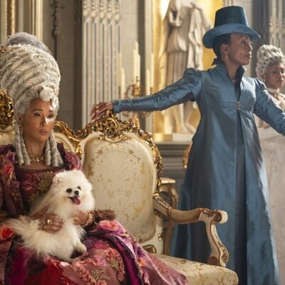 Adjoa Andoh y Golda Rosheuvel en el 4x01 de 'Los Bridgerton'