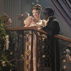 Hannah Dodd y Victor Alli en 'El vals' de 'Los Bridgerton'