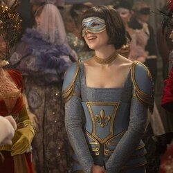 Claudia Jessie en el 'El vals' de 'Bridgerton'