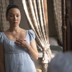 Yerin Ha en Capítulo 3 titulado 'El campo junto al otro camino' de 'Los Bridgerton'