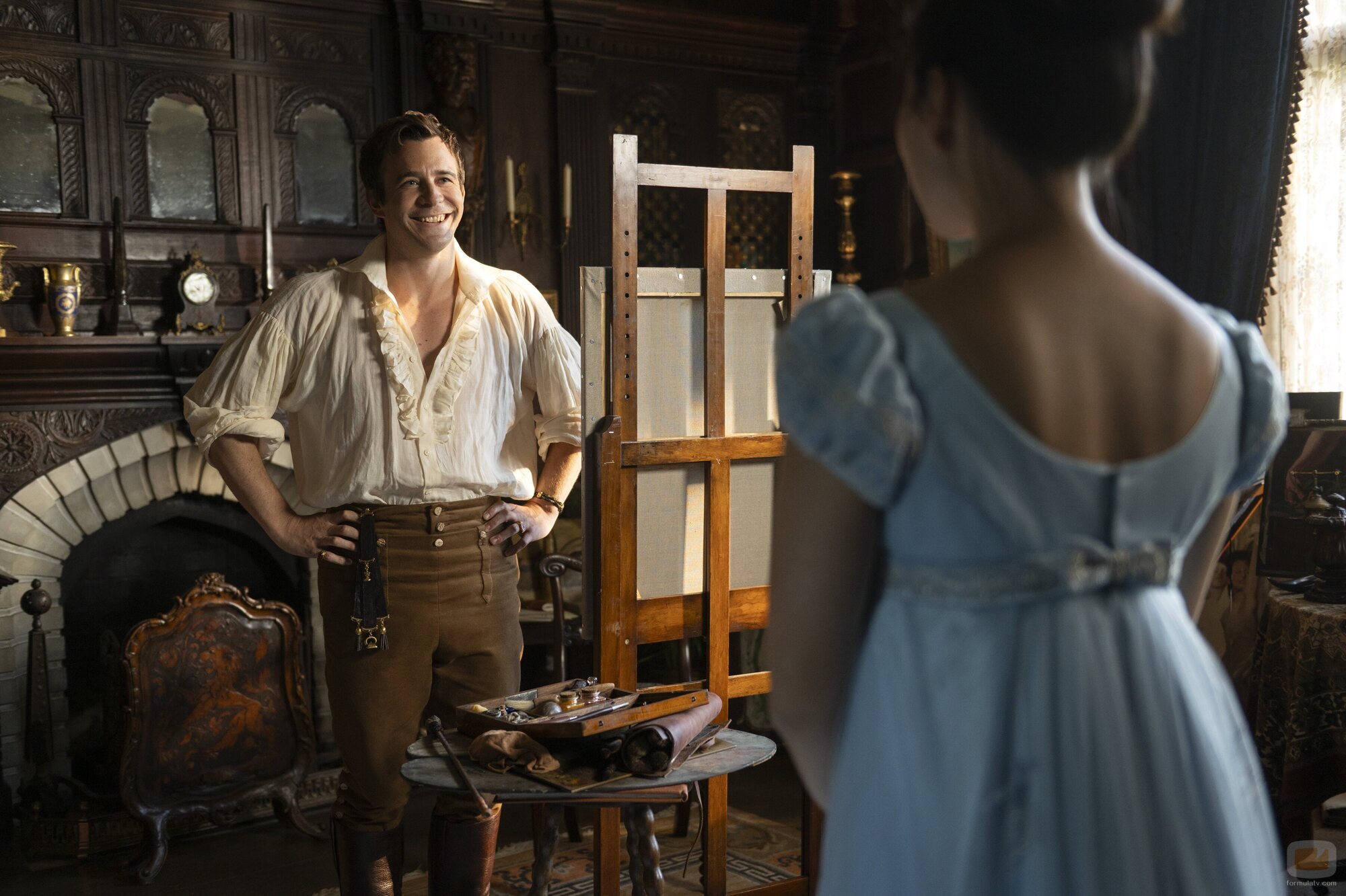 Yerin Ha y Luke Thompson en la temporada 4 y el capítulo 03 de 'Los Bridgerton'