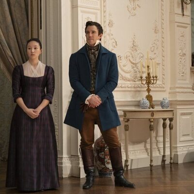 Yerin Ha y Luke Thompson en 4x04 'Te doy mi corazón' de 'Los Bridgerton'