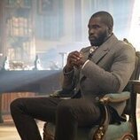 Martins Imhangbe en el 'Te doy mi corazón' de 'Bridgerton'